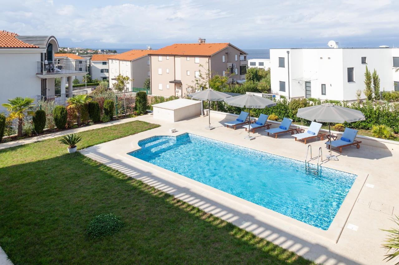Luxury Apartments Vila Carissa Malinska Exterior photo