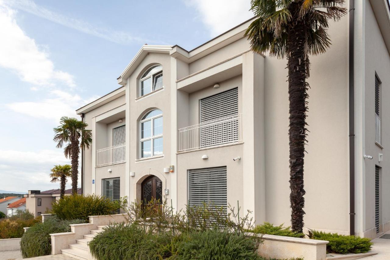 Luxury Apartments Vila Carissa Malinska Exterior photo
